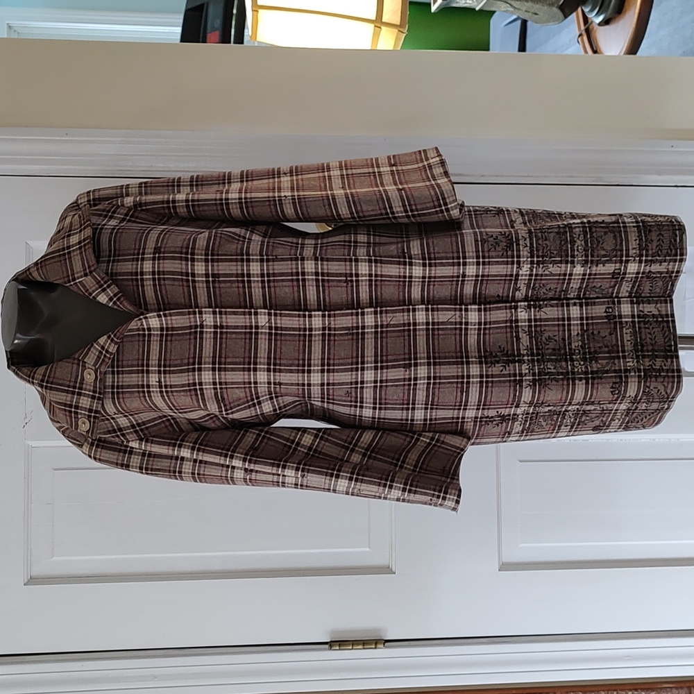 Vintage Due Per Due Plaid & Floral Embroidered Coat. Size 6. Bell Sleeves.